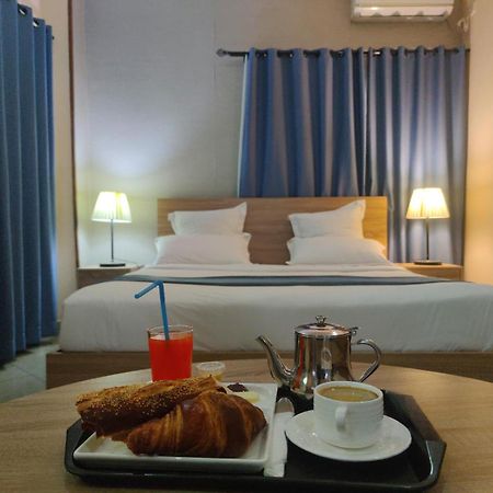 Downtown Hotel Ανταναναρίβο Εξωτερικό φωτογραφία
