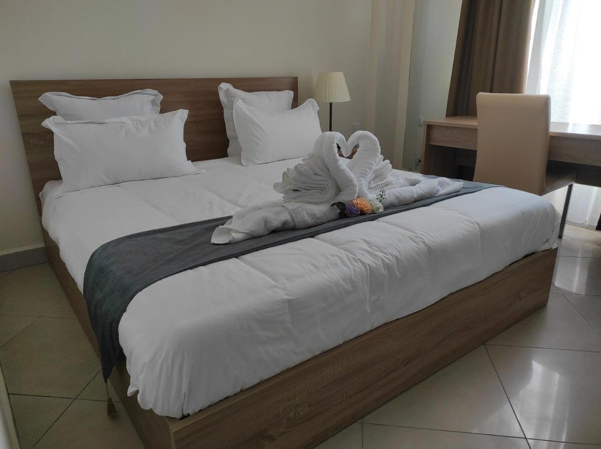 Downtown Hotel Ανταναναρίβο Εξωτερικό φωτογραφία